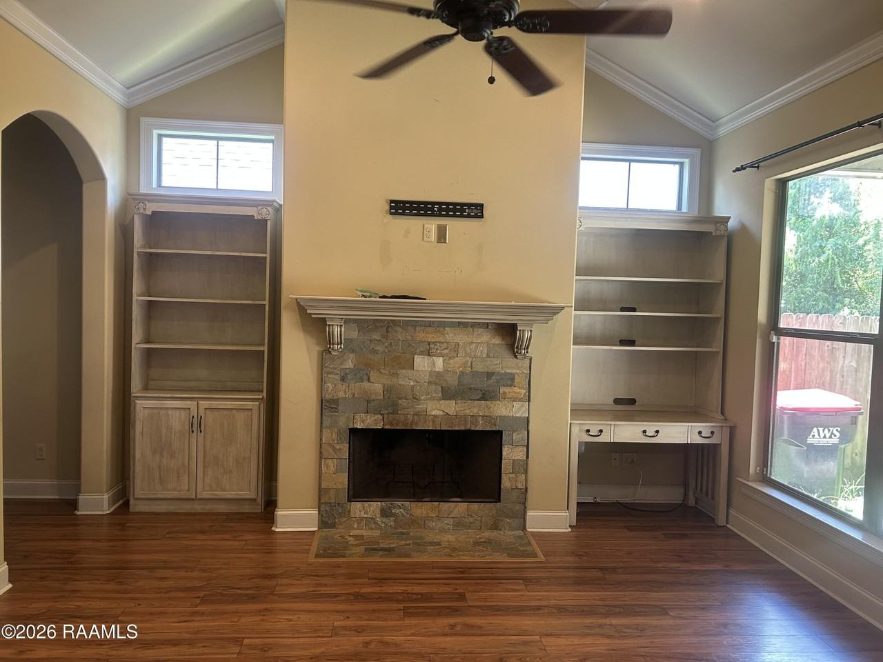 303 Annabelle Ln - Photo 4 of 17