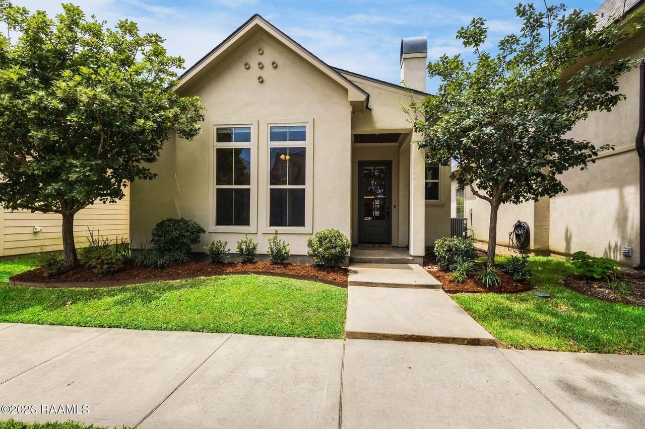 405 S Montauban Dr - Photo 3 of 27
