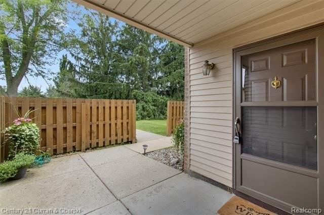 19313 Surrey Ln - Photo 6 of 24