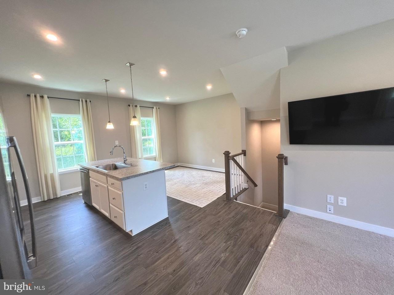 1903 Spearfish Ct - Photo 4 of 45