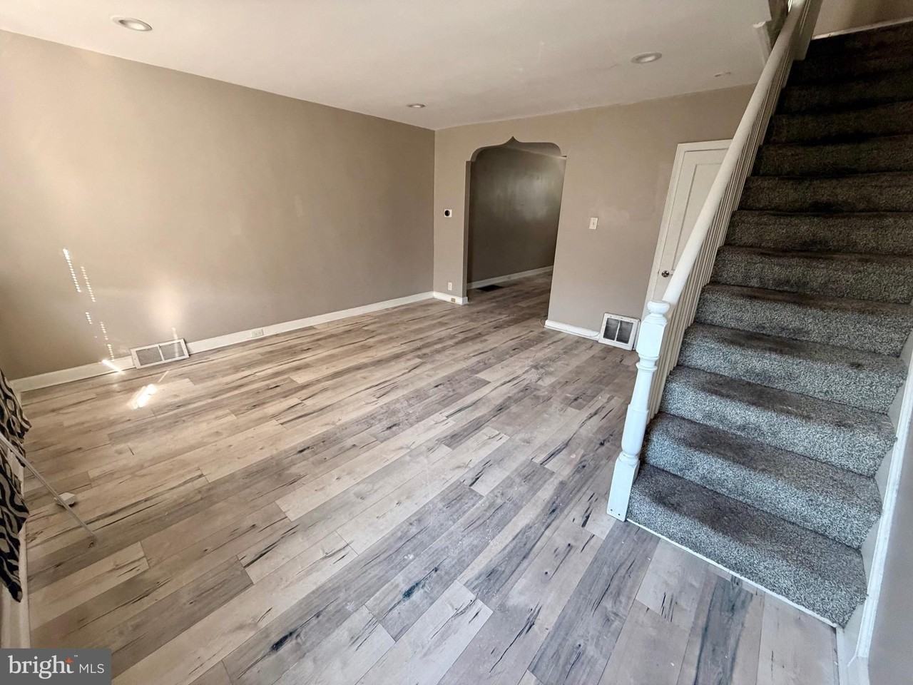 6527 Tulip St - Photo 3 of 11