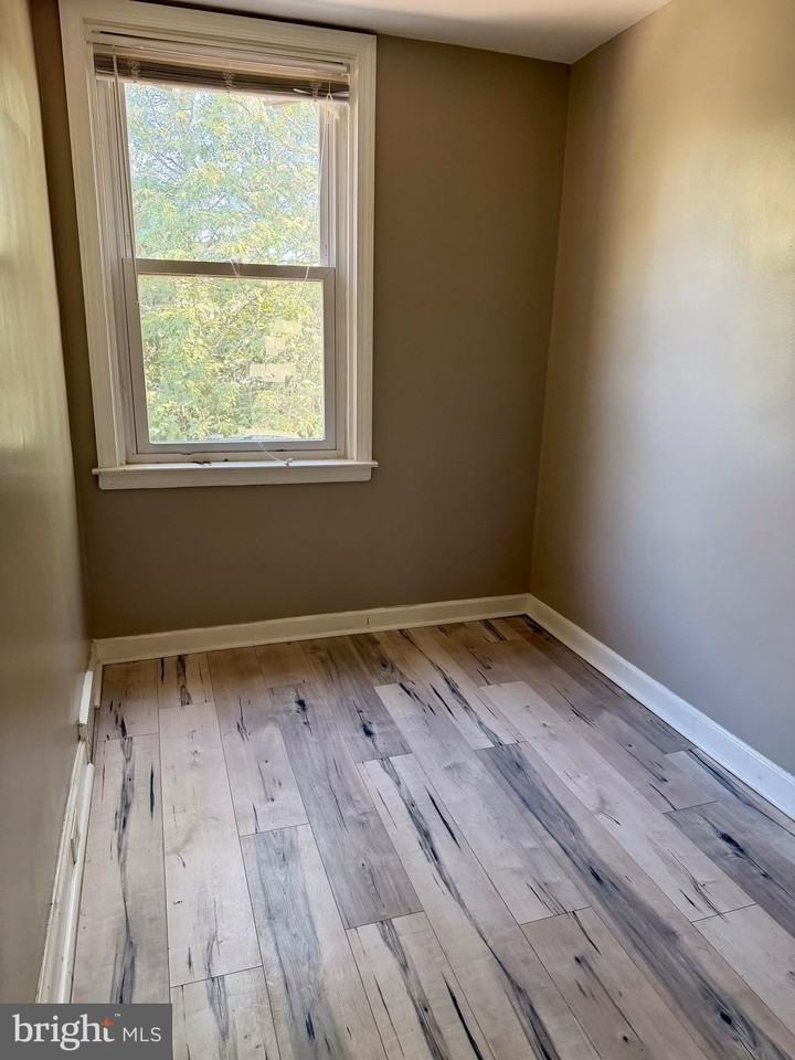 6527 Tulip St - Photo 6 of 11