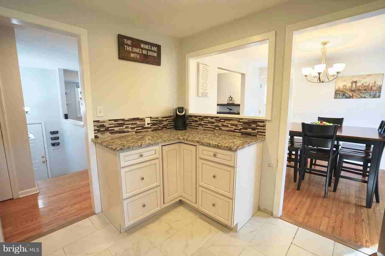 4218 University Dr - Photo 7 of 24