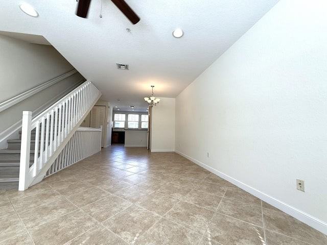 960 Millbrae Court - Photo 4 of 8
