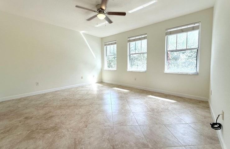 960 Millbrae Court - Photo 6 of 8