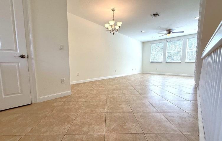 960 Millbrae Court - Photo 7 of 8