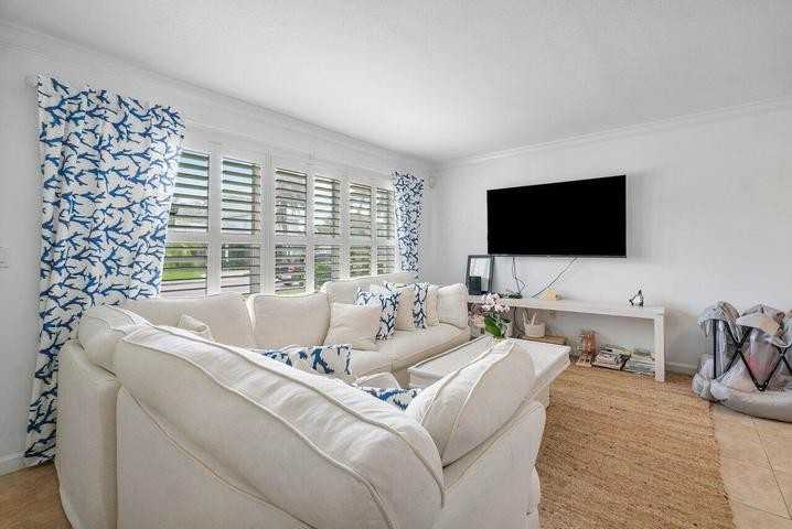 125 Gregory Place - Photo 4 of 8