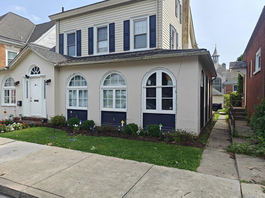 380 E Chestnut St - Photo 6 of 7