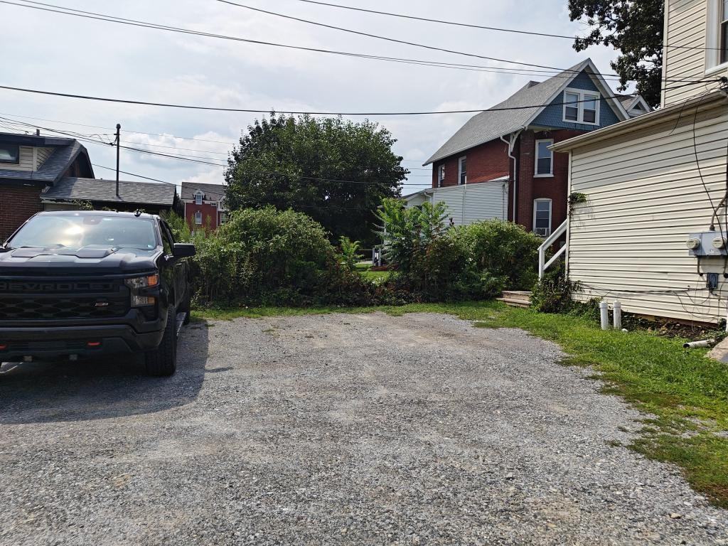 380 E Chestnut St - Photo 7 of 7