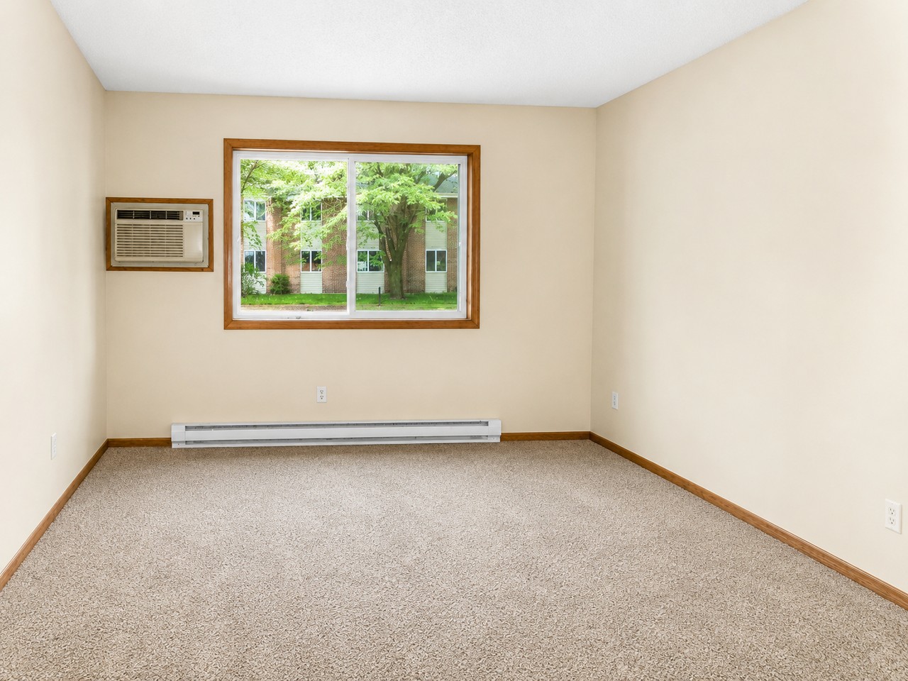 Home-Rite Apartments - Photo 2 of 12