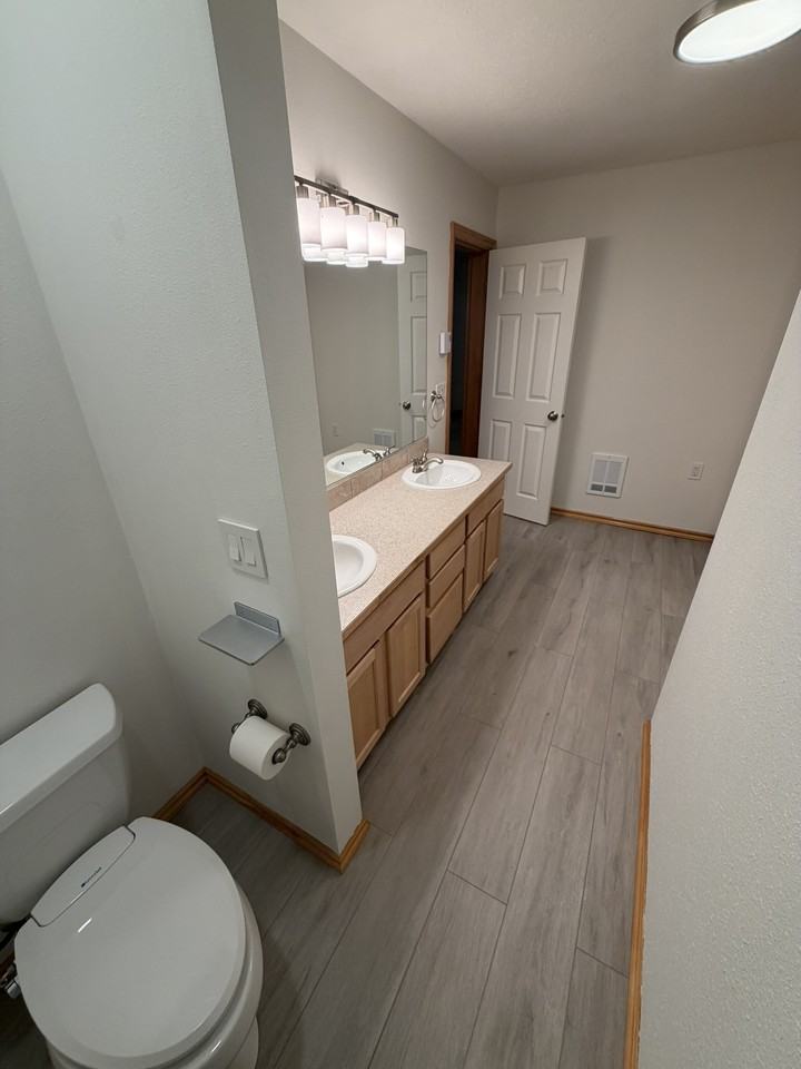 246 Prince Ave #201 - Photo 4 of 20