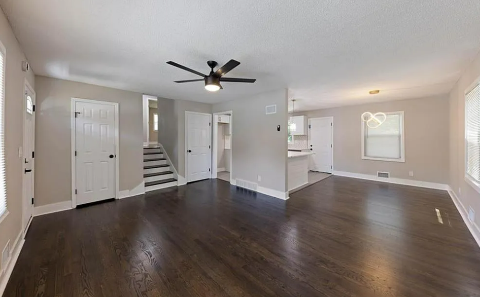 11207 Monroe Ct - Photo 2 of 11