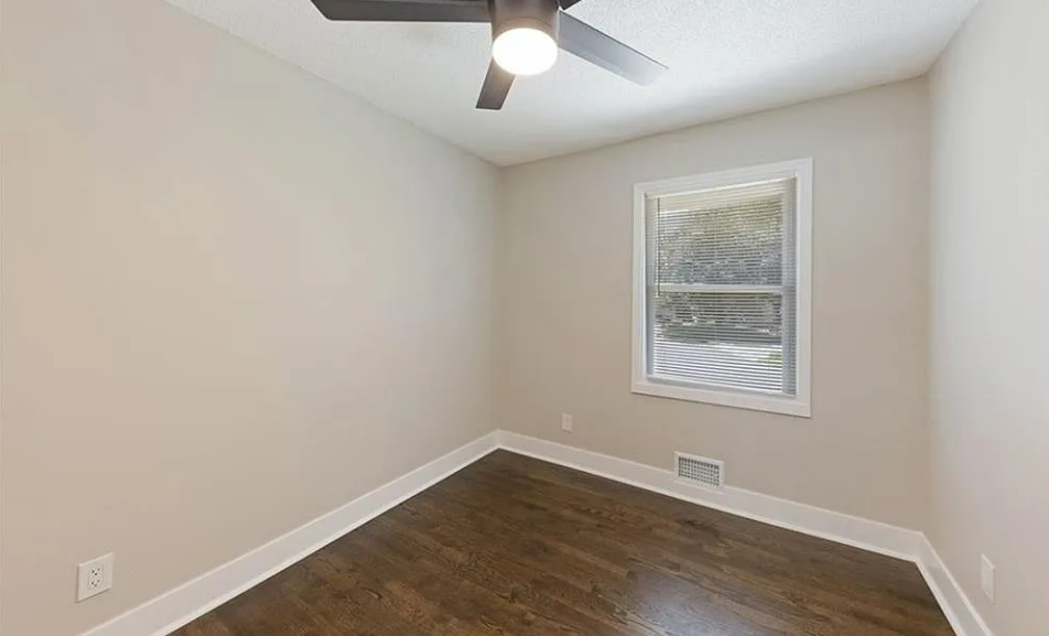 11207 Monroe Ct - Photo 4 of 11