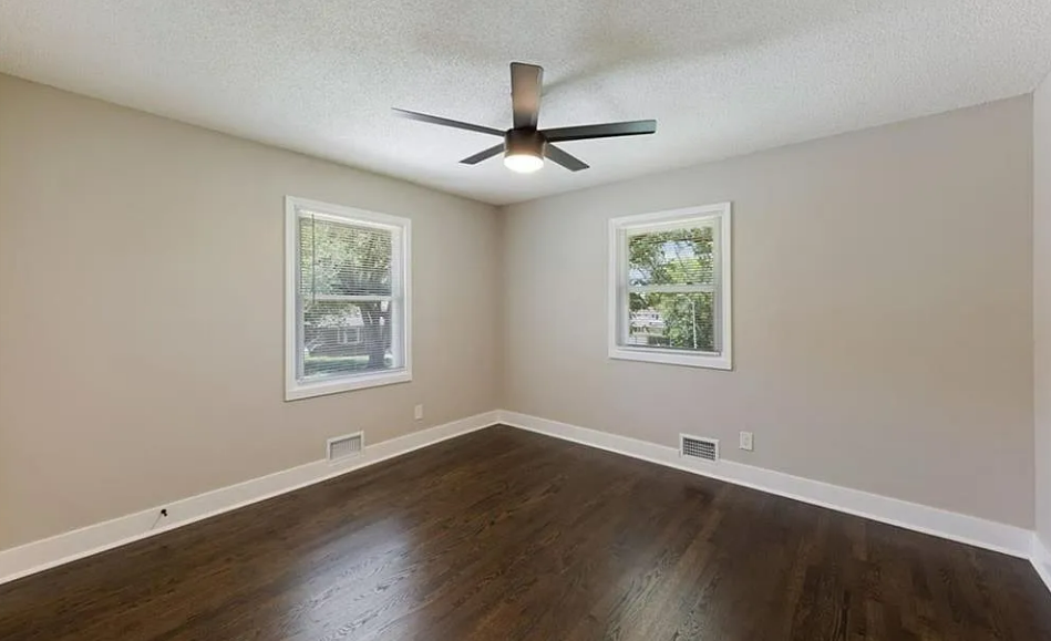 11207 Monroe Ct - Photo 5 of 11