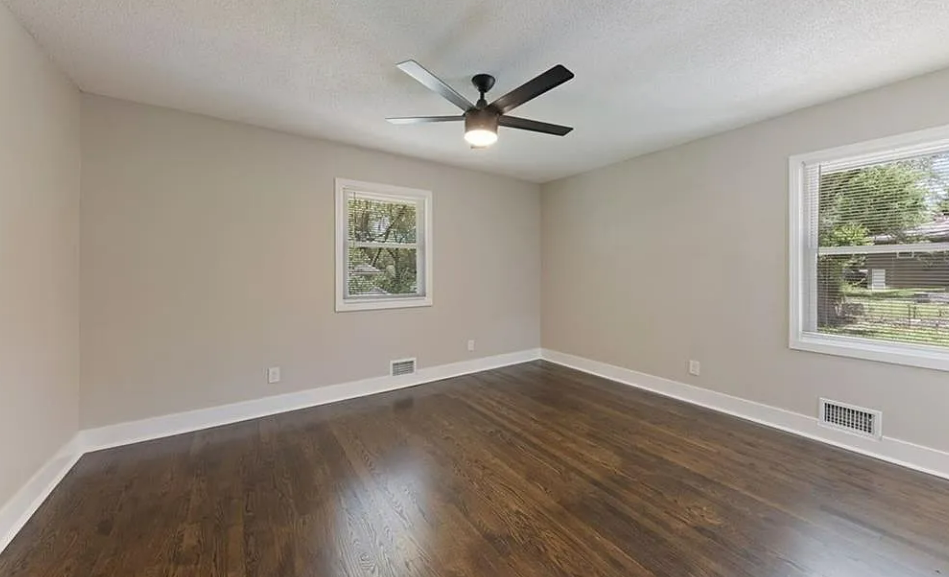 11207 Monroe Ct - Photo 7 of 11