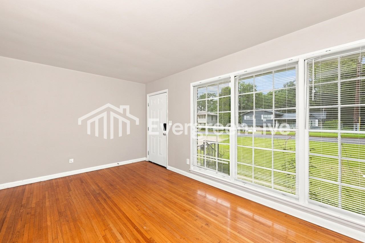 1021 Hagwood Rd - Photo 3 of 15