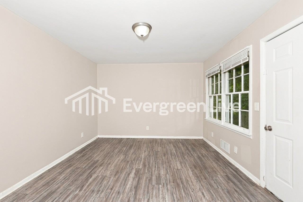 1021 Hagwood Rd - Photo 7 of 15