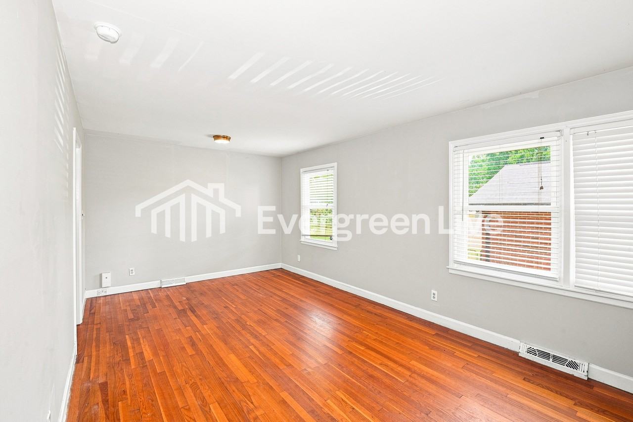 3937 Belshire Ln - Photo 3 of 13