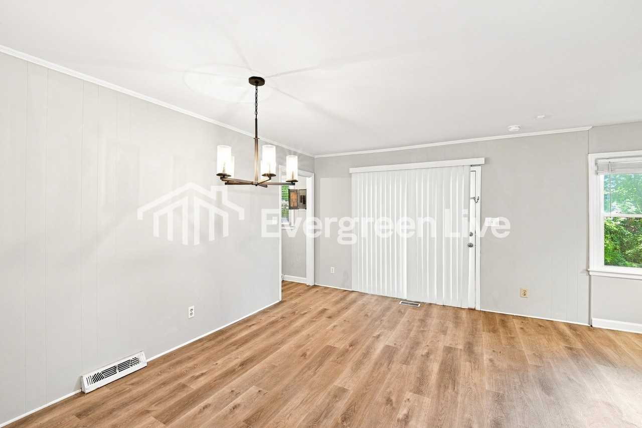 3937 Belshire Ln - Photo 4 of 13