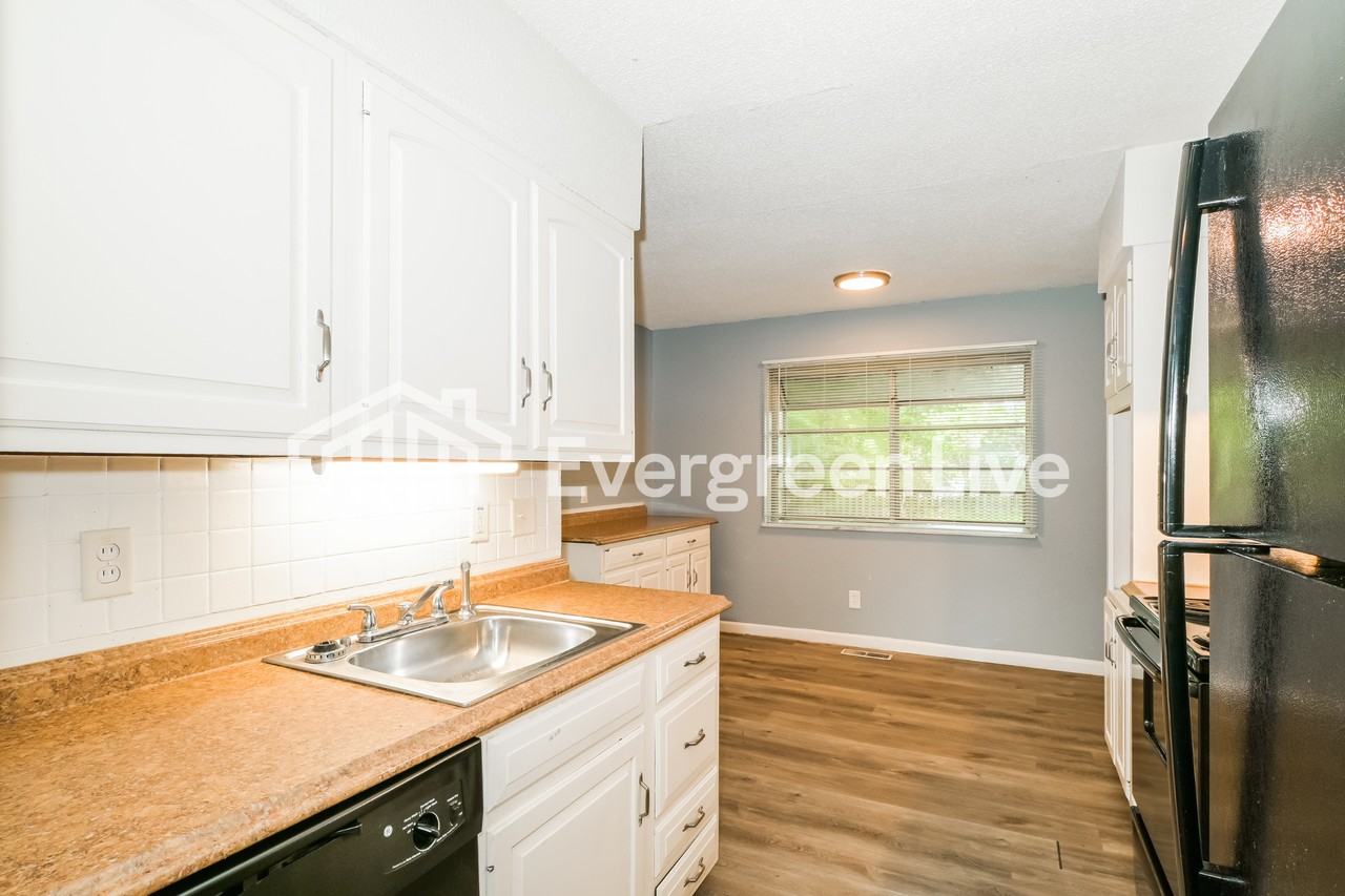 11950 N Ranch Dr - Photo 5 of 15