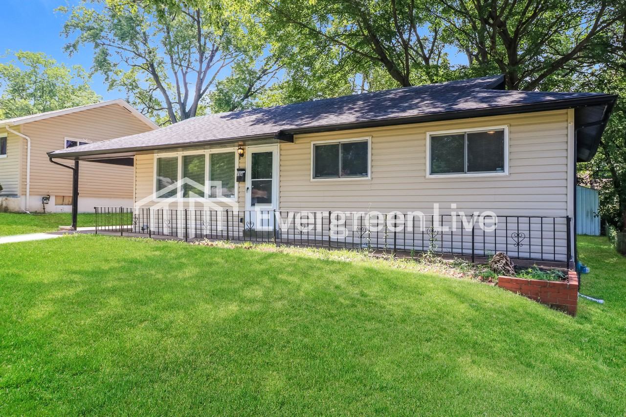8366 Gladys Dr - Photo 2 of 15