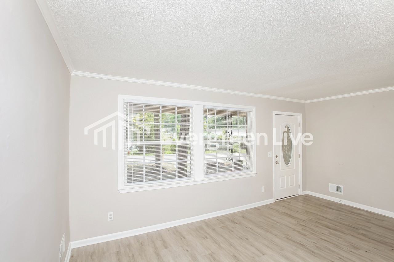 4725 Bonnie Forest Blvd - Photo 2 of 15