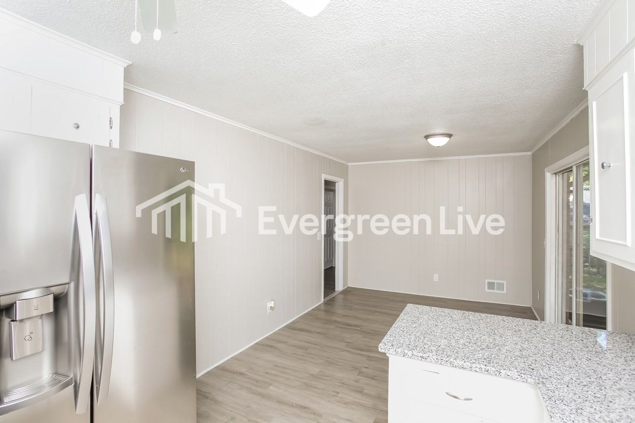 4725 Bonnie Forest Blvd - Photo 6 of 15