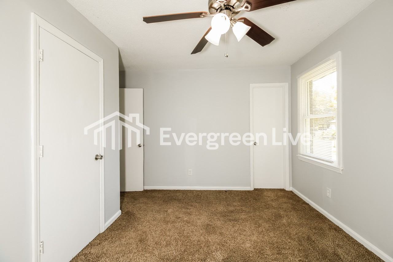 225 Oakglenn Dr - Photo 6 of 13