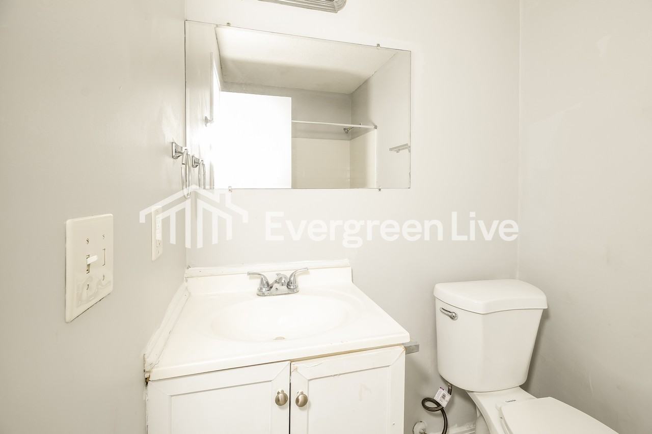 225 Oakglenn Dr - Photo 7 of 13