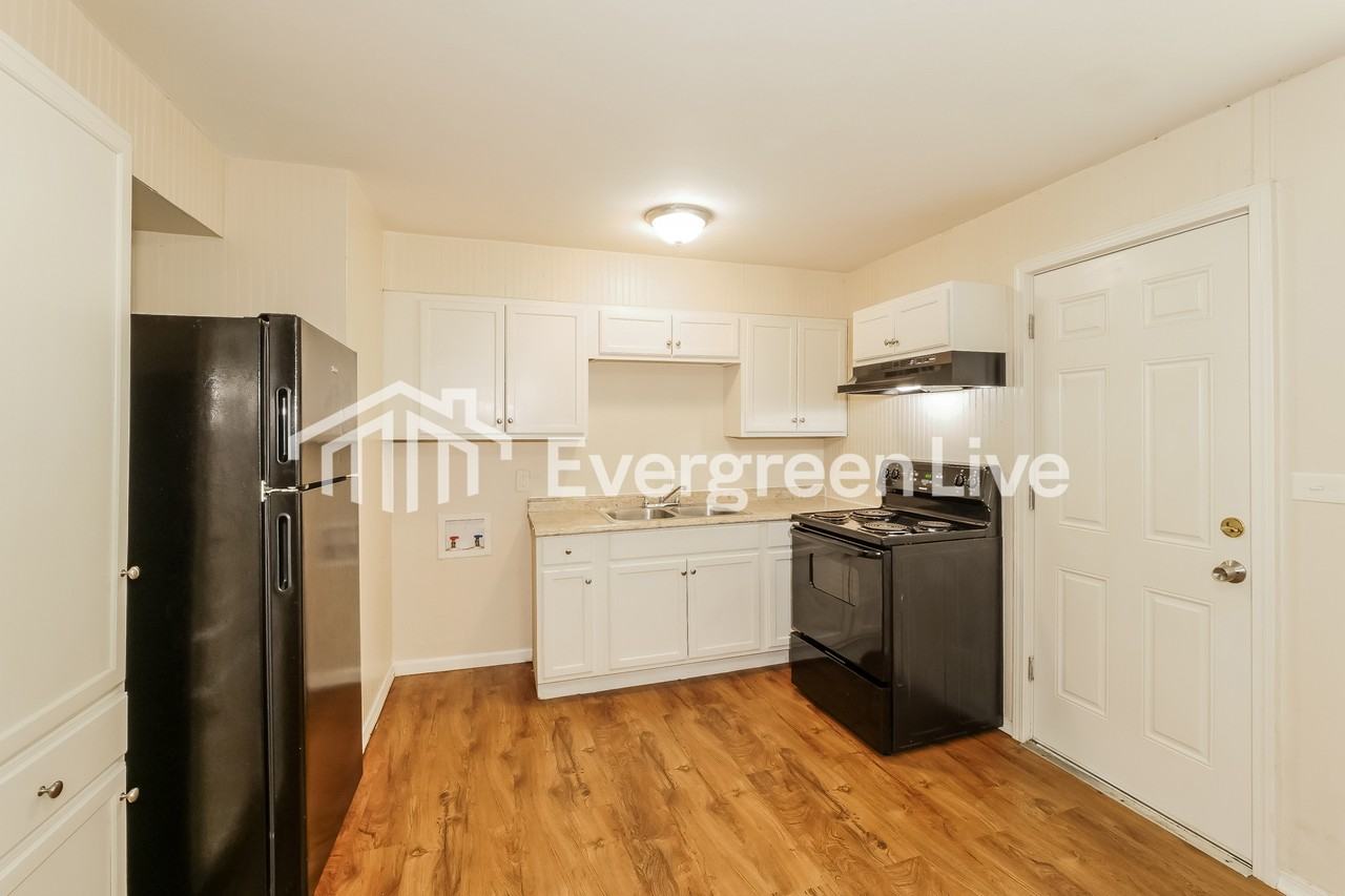 11213 Crystal Ave - Photo 7 of 15