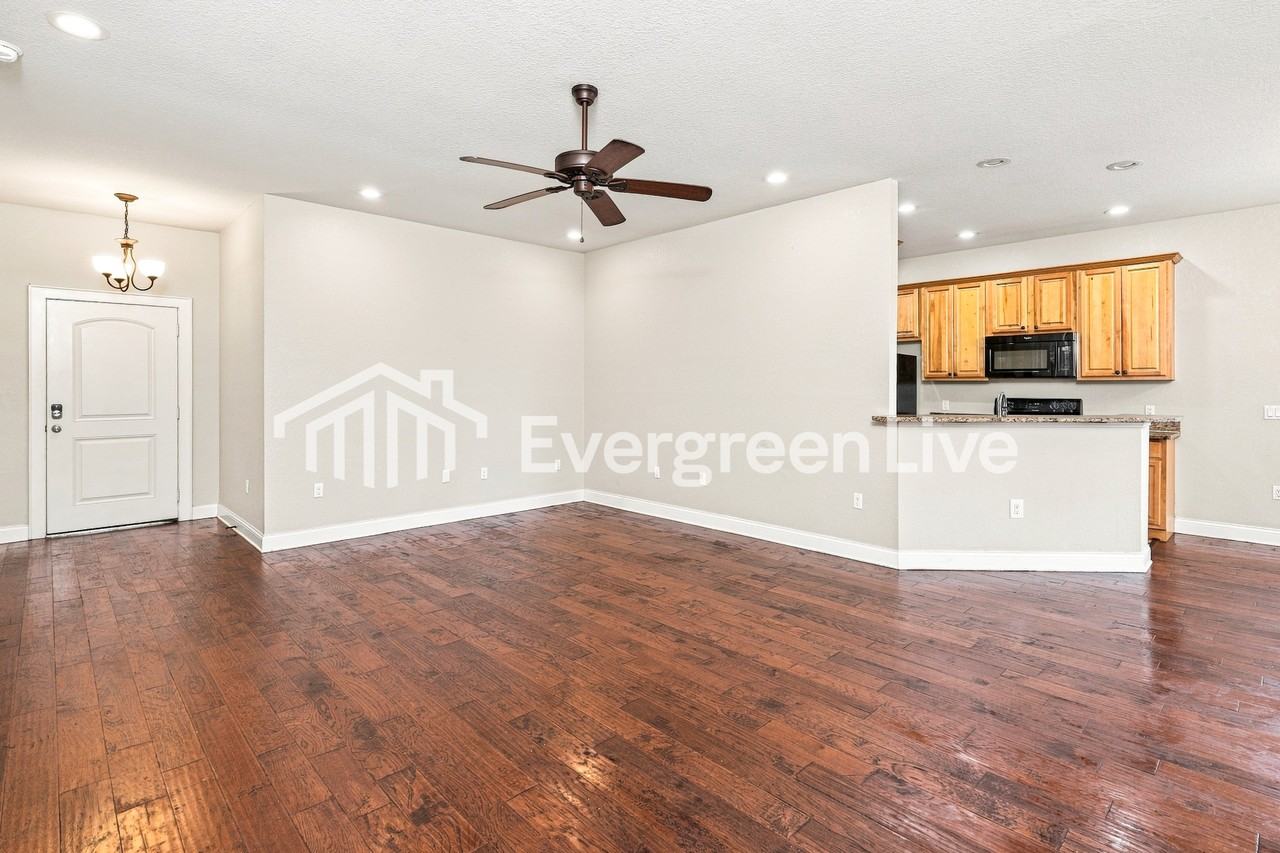 4922 Bobbie Ave - Photo 2 of 15