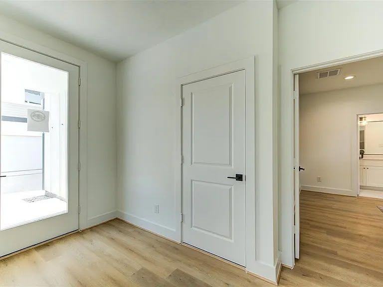 4035 Buck St - Photo 4 of 47