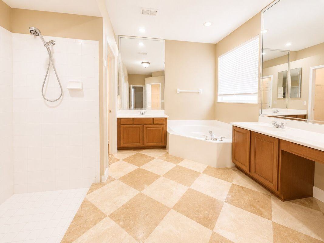 8650 Tara Oaks Ct - Photo 3 of 16