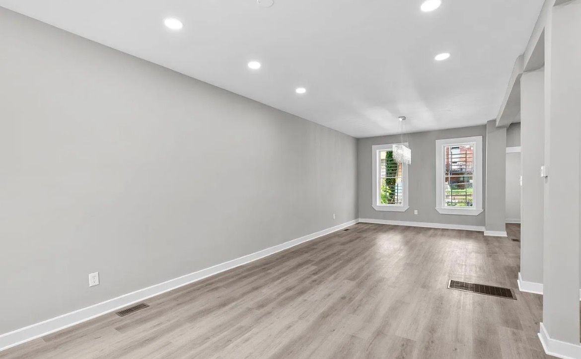 1804 E 29th St - Photo 3 of 23