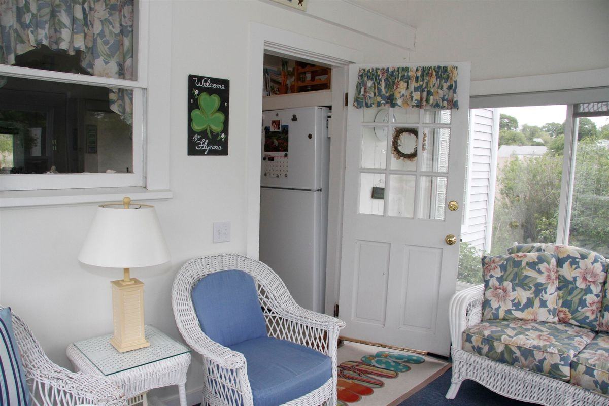 16 Kenphil Ave - Photo 4 of 14