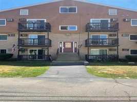 featured image of 310 Brook Village Rd ##18