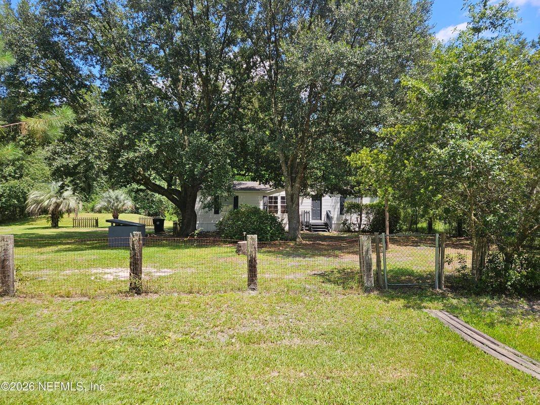 2415 Clover Ave - Photo 2 of 10
