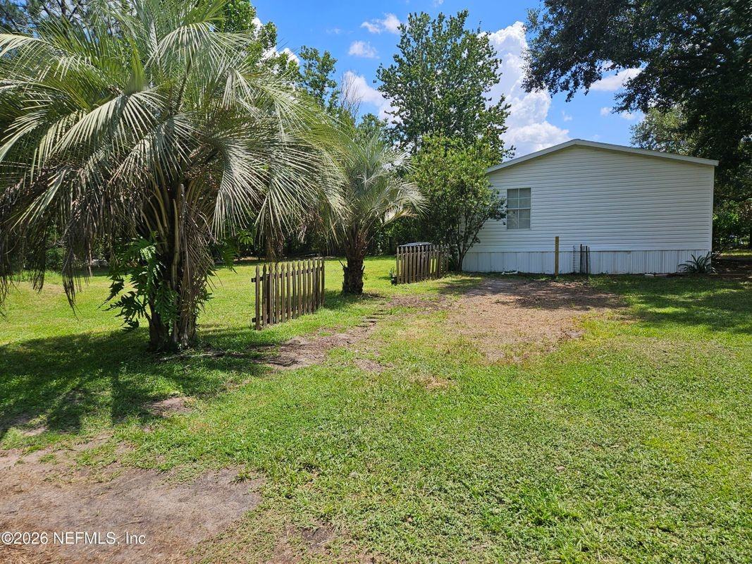 2415 Clover Ave - Photo 4 of 10