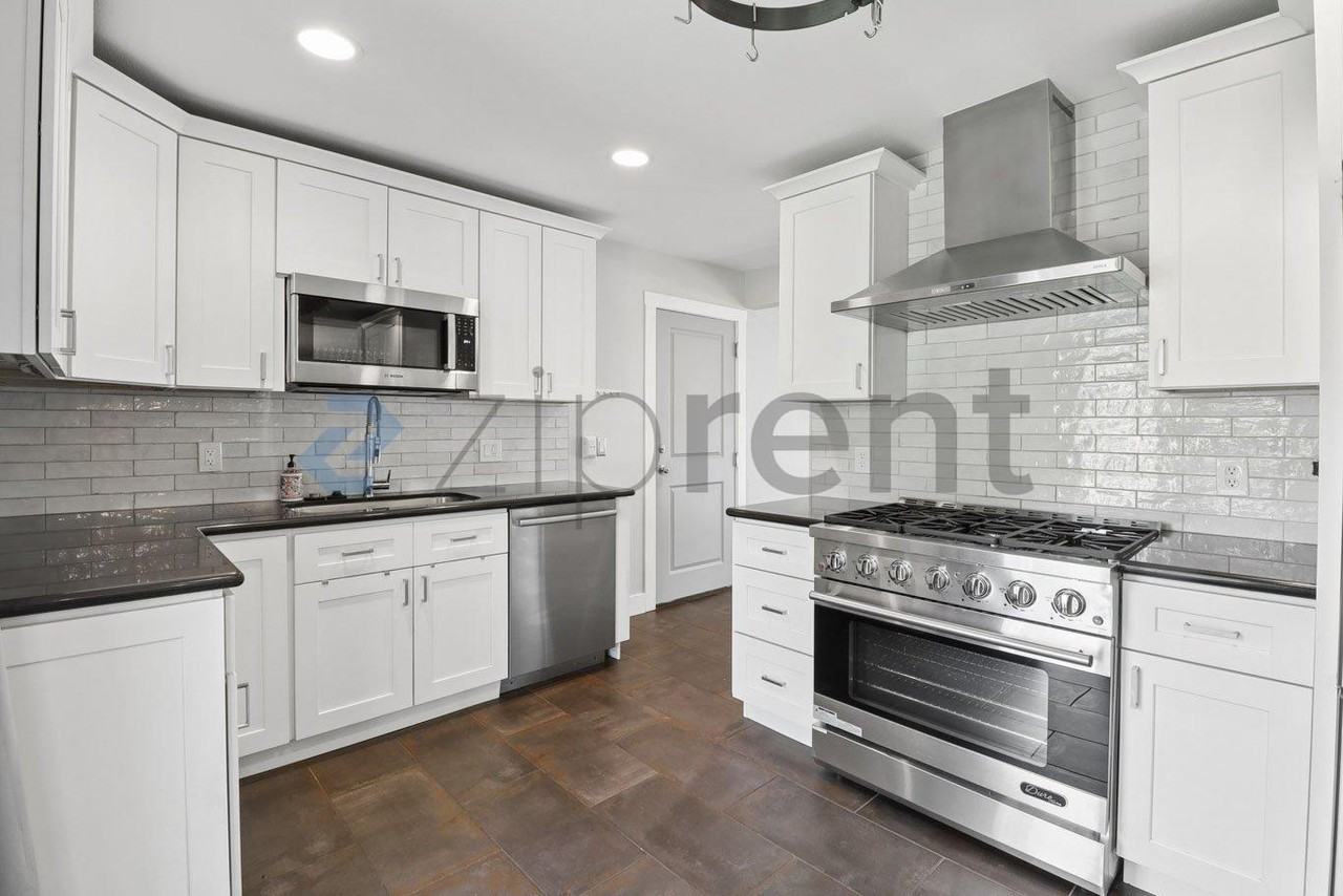 3506 S Holly St - Photo 3 of 19