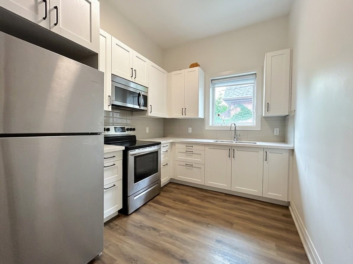 837 King Street East #203 - Photo 4 of 15