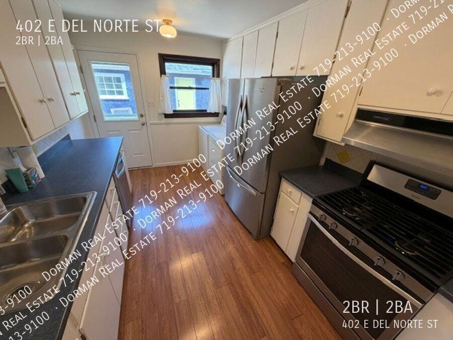 402 E Del Norte St - Photo 2 of 11