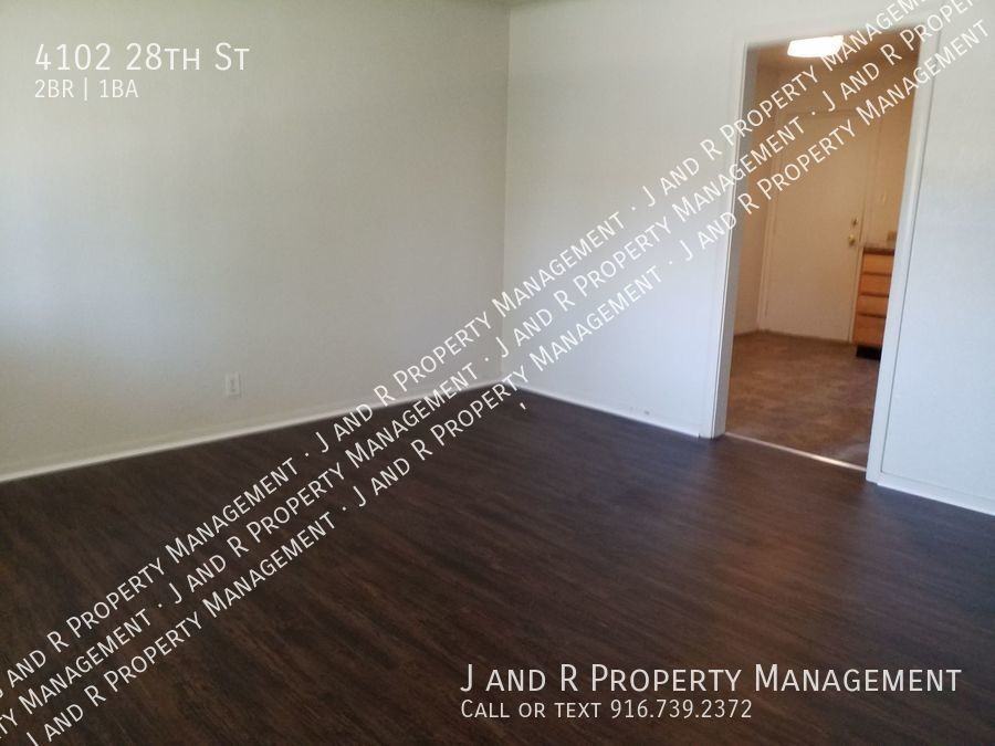 4102 28th St - Photo 4 of 12