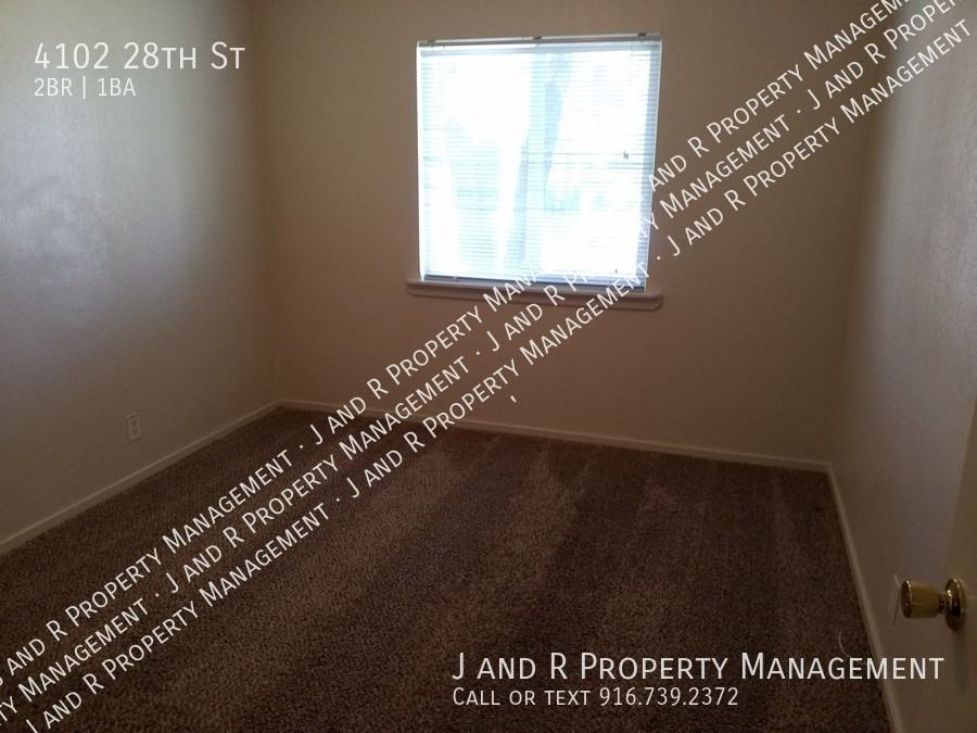 4102 28th St - Photo 6 of 12