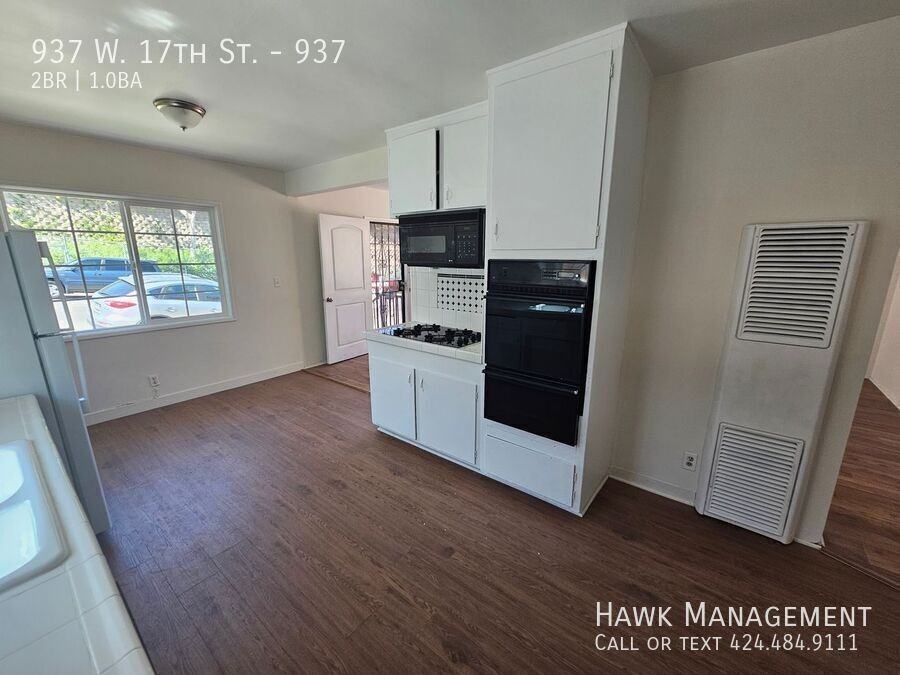 937 W 17th St #937 - Photo 5 of 15