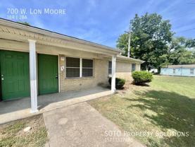 700 Lon Moore St - Photo 1 of 1