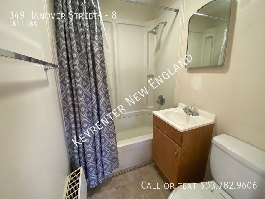 349 Hanover St #8 - Photo 5 of 6