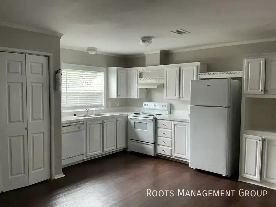 15923 Clarke Springs Dr #15923C - Photo 3 of 34