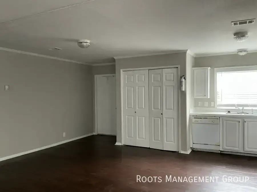 15923 Clarke Springs Dr #15923C - Photo 4 of 34
