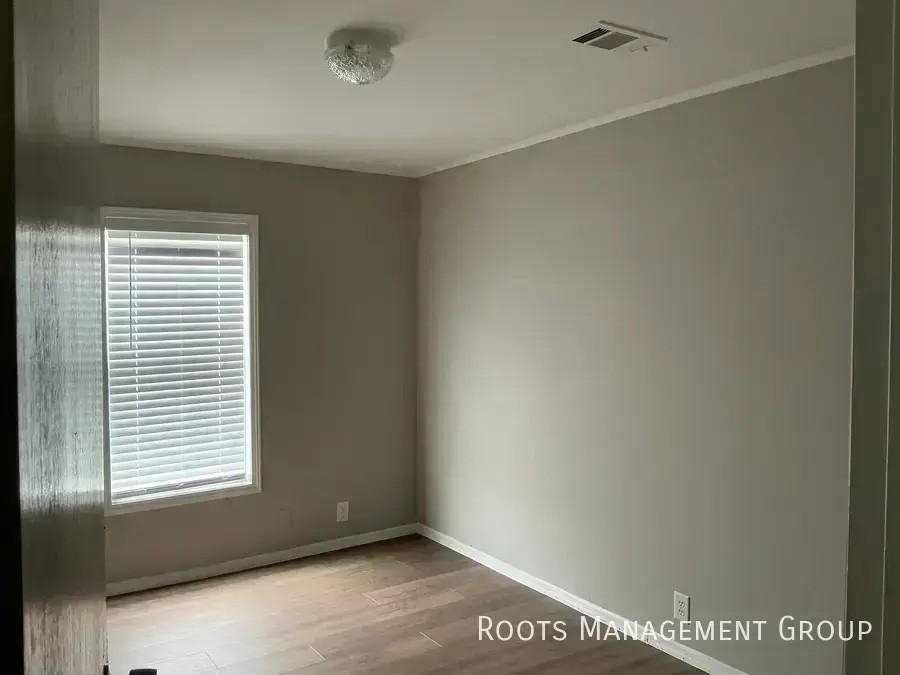 15923 Clarke Springs Dr #15923C - Photo 6 of 34