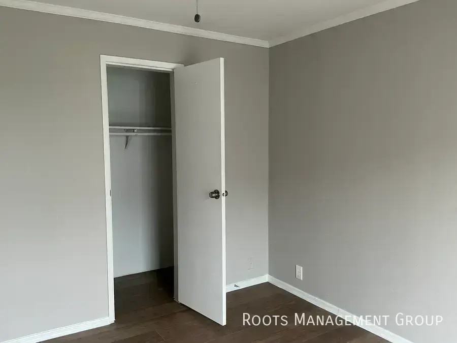 15923 Clarke Springs Dr #15923C - Photo 7 of 34